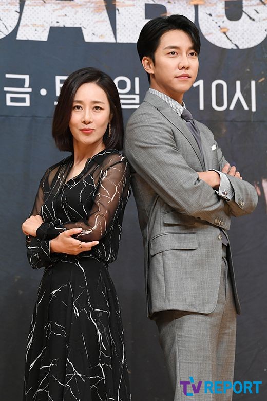 Actor Moon Jin-hee and Lee Seung-gi attended the SBS gilt drama Vagabond production presentation held at the Mok-dong distinct office in Mok-dong, Yangcheon-gu, Seoul on the afternoon of the 16th.Vagabond, starring Lee Seung-gi, reservoir, Shin Sung-rok, Moon Jin-hee, and Hwang Bo-ra, will be broadcasted on the 20th as a drama depicting the process of digging up a huge national corruption found by a man involved in a civil passenger plane crash in a concealed truth.