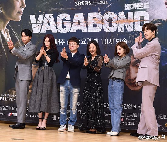 Vagabond Actors showed confidence in the work ahead of the first broadcast and called for expectation.On the 16th, SBS in Mok-dong, Yangcheon-gu, Seoul, a production presentation of the new gilt drama Vagabond was held.On this day, Actor Lee Seung-gi, Bae Suzy, Shin Sung-rok, Moon Jin-hee and Hwang Bo Ra attended and talked about the work.Vagabond is a drama in which a man involved in a civil airliner crash digs into a huge national corruption found in a concealed truth.It is an intelligence action melodrama with dangerous and naked adventures of Vagabond who have lost their families, affiliations, and even their names. It is a huge project that has taken overseas rocket shootings between Morocco and Portucal for over a year.Yoo In-sik PD, who directed the film on the day, said, Vagabond has finally made its first broadcast. For a long time, many people have given time, ability and passion.And many people from home and abroad helped me. I am thrilled to finally launch. Vagabond is an exciting drama with various kinds of spy action political thriller melodrama.The audience wanted to make a drama that was unbearably fun because they were curious about the next time.Have fun, he said.Lee Seung-gi was a stuntman who had a dream of wrinkled the action film industry with Jackie Chan as a role model, but he played the role of Cha Dal-gun, a pursuer who lives a chaser who uncovers the truth of the state corruption that was involved in the accident after losing his nephew in a civil port Planes crash.Cha Dal-geon is a new, intense character armed with boldness and confidence, and the bravery that sometimes feels brazen.When Lee Seung-gi asked her feelings about being cast in Vagabond, she said, Im excited about filming and being broadcast for a year.I talked to director Yoo In-sik, director of filming, and writer before they were discharged from the military.I started with the idea that it would be fun when I was so excited about Miller Turley. Thankfully, it was an honor to cast me in a work that was too big.The overwhelming feelings melted all of this drama with passion, so please have fun. As for the burden of appearing in the masterpiece, he said, I prepared a perfect scene so that I could not feel the burden. The anxiety started with the mind of Is this going to be okay?And because I had a lot more fun than the script, there was little burden. Bae Suzy plays a role as a black agent of the NIS who is looking for truth according to conscience.In the drama, Gohari hides his identity as an NIS employee and works as a contract worker at the Embassy of the Republic of Korea, and the Planes crash breaks out and he is caught up in a huge whirlwind of unexpected events while dealing with angry families.On the day, Bae Suzy said of the cast, It was very interesting when I first read the script, I was curious because I had never done the spy action genre.And the confessional character was attractive. I hope you look forward to Harry growing up. Bae Suzy also said, When you do all your work, the burden always follows.I was burdened again, but I watched the same place with a good production team and shot hard for a year. Shin Sung-rok played the role of Ki Tae-woong, the head of the NIS inspection team from the goldsmith with the father of the hospital and the mother of the university professor.Character with excellent work ability and practical experience through systematic training as owner of superior intelligence.After being dispatched to Morocco to catch the accomplice of the Planes terror, he was cold and serious, and unlike himself, who is the FMs chief, he clashed with the same person, Lee Seung-gi, and set up a confrontation.Shin Sung-rok also commented on the cast: It was a character I never tried; the story itself was so drawn.It was a story I wanted to tell, and there were many factors that would have given me a new experience that I had never had before.I think this work will be really good, and we feel that it is going to be a new dimension of Drama when we watch the video, and this time it will be better.TV viewer ratings are expected to be about 30%. Moon Jin-hee will be Jessica Lee, the weapons lobbyist who overcame numerous prejudices and discrimination and president of Asia, the world-renowned defense industry John Enmark.A person who explodes the desire inherent after stepping into the lobbyist world where astronomical amount of money and invisible power come and go.Moon Jin-hee has been foreseen an extraordinary act of altering the tail, breathing, and tone of the horse to express the face of a deadly femme fatal lobbyist who kept secrets.Moon Jin-hee said: Im heartbroken just by casting, and as soon as I got the script, I thought, Do this draught in Korea? A lot of events came to mind.And I felt charm in the color that I can show through this drama. Finally, Hwang Bo Ra is a member of the NISs 7th National Intelligence Service. When his work is over, he is divided into a so-called playing sister republican station, where he has to play in a club with a dark makeup, colorful wig hair and ultra-ministry skirt.He is a member of the National Intelligence Service and a member of the 7th National Intelligence Service, and is a righteous person who helps by gathering all kinds of information if he asks for it.Hwang Bo Ra said: I made my debut as a public bond talent in 2003.At that time, I was the first servant to give me a named character to the writer of Vagabond; so I had to do Vagabond.When I went to say Let me write to the directors while receiving a salary of 300,000 won at the time, Yoo In-sik gave me a pretty look.I am grateful to be in this work, he recalled the past day and expressed his gratitude.Finally, Lee Seung-gi once again expressed confidence that Drama is really fun, and Bae Suzy also said, Thank you for waiting for a long time.Ive waited a lot too, and its a rich drama with a lot of attractions and lots of attractive characters. I hope youll look forward to it.