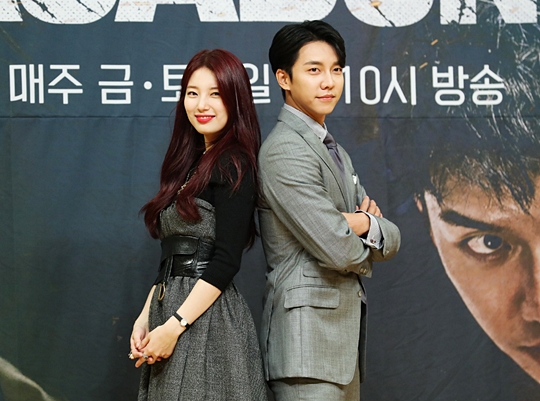 Recently, the reunion of male and female protagonists in the romance feast of the CRT has been continuing.Each of them is a couple who have hit their previous work with excellent co-work, and it is unclear whether their second meeting will lead to a box office hit.The first espionage, Vagabond (SBS), which takes the first radio wave on the 20th, has attracted attention with a large-scale project that has taken overseas filming in Portugal and other countries for 25 billion won in production costs.The combination of director Yoo In-sik of Romantic Doctor Kim Sabu (2016) and writer Jang Young-chul, who co-worked with Yoo at Salaryman Cho Hanji (SBS and 2012), was also one of the areas that sparked interest.The most notable of these were the main characters Lee Seung-gi and Bae Suzy, who captured the room with a fond romance in the 2013 Guga no Seo (MBC).At that time, the two deep kissing gods were talked about many times online, and the drama ended with an audience rating close to 20% (Nilson Korea) thanks to this topic.This time, he will show a dark melody by playing the role of a man who digs up the national corruption and the NIS agent Gohari.The same goes for the unsettled love (tvN), which is scheduled to air in the second half of the year.Park Ji-eun, author of You from the Stars (2013) and The Legend of the Blue Sea (SBS and 2016), draws the romance of a chaebol woman and a North Korean officer who stepped into North Korea in an unexpected accident.The main characters are Hyun Bin and Son Ye Jin.Although the movie Negotiations, which was released in September last year, was the first to hit the foot and foot, the co-work was so good that rumors of enthusiasm were so good that expectations for the melodrama they will show are also significant.In addition, Lee Sang-woo - Han Ji-hye, who appeared in the Weekend drama Lets Live Together (KBS2), which became popular last year, is showing off a sweet co-work once again in the Weekend drama Golden Garden (MBC), which is currently cruising around 8%.If so, why is it that the house theater is turning into a reunion hall? It is a strategy to catch attention based on the good image of the previous work.Romance is a particularly important genre, said Gong Hee-jung, a drama critic. If Actors, who had been liked in the previous film, appear, it can easily induce viewers to enter the emotional scene.The stability between Actors is also an indispensable advantage.Lee Seung-gi and Bae Suzy have already co-worked, so they started their work in a friendly state, said Yoo, director of Vagabond.Lee Sang-woo of the Golden Garden said, It takes time to get close, but it was a second meeting with Han Ji-hye.It is also a phenomenon that shows the famine of the leading actors who combine star and acting skills. Experts say that overcoming the sense of deja vu is a challenge.Lee Dong-wook of Dokkaebi (2016) earlier this year - The True Touch (TvN) which introduced a man or a couple, hovered 3 to 4 percent without exceeding the intense impression of the previous work.As an actor and a production team, were carrying a homework that requires us to get out of the past image, said the public critic. Efforts to break similar patterns should be supported.25 billion input spy Vagabond reunites with Lee Seung-gi and Bae Suzy after six years