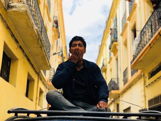 Singer and actor Lee Seung-gi encouraged SBS new gilt drama Vagabond to watch First broadcast song.Lee Seung-gi posted a picture on his instagram on September 17 with an article entitled Still 3 days left ~???Inside the picture was a picture of Lee Seung-gi sitting on the car; Lee Seung-gi covers her mouth with her hands.Lee Seung-gis dissipating small face size and relentless expression catch the eye.The fans who responded to the photos responded such as I love you, I will use it unconditionally and I am waiting.delay stock