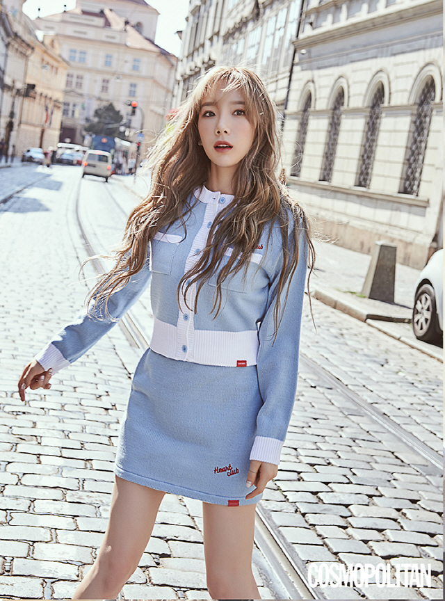 Taeyeon of Girls Generation showed off her colorful charm.Fashion magazine Cosmopolitan released a sensual autumn picture with Taeyeon.Taeyeon in the picture caught the attention of those who emit a unique aura in the background of Prague street where sunlight is shining.At this time, Taeyeon completed a pure autumn fashion with a light blue color item.Especially, he added a feminine feeling to his mature style by wearing a mix X-mix heart line knit cardigan and skirt with white color scheme on a light blue body.In another pictorial, Taeyeon showcased her stylish styling with a modern mood black-colored Jacket Dress.He is said to have not only appealed to the chic atmosphere with his impressive mix-ex-mix Lonely club Jacket Dress with sophisticated gold button decorations, but also made use of elegant images.Meanwhile, Taeyeon is appearing on JTBC Begin Again 3.