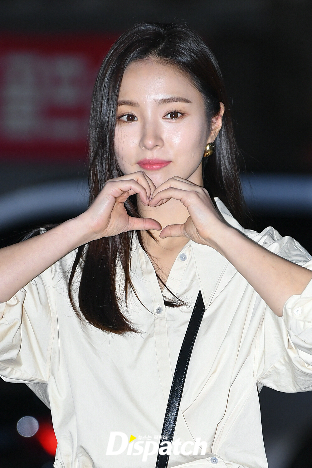 MBC Drama New Entrepreneur Koo Hae-ryeong Jongbangyeon was held at a restaurant in Yeouido, Yeongdeungpo-gu, Seoul on the afternoon of the 20th.Shin Se-kyung showed off her lovely charm by posing in various hearts.Beauty flashes.Get into the hearts.a lovely charm