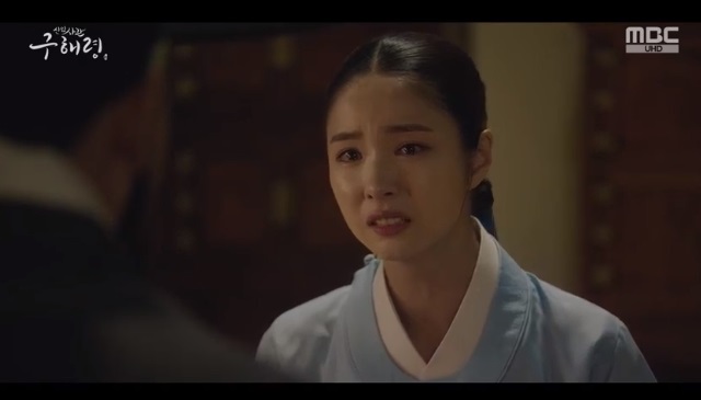 Shin Se-kyung wept to learn why his father Lee Seung-hyo diedIn the MBC drama Rookie Historian Goe-ryung, which was broadcast on September 19th, 35-36 times (played by Kim Ho-soo/directed by Kang Il-soo Han Hyun-hee)Rookie Historian Goo Hae-ryung (Shin Se-kyung) read and fathered Hodams Presbytery, Youngan Seo Moon-jik (Lee Se Se-kyoung) the cause of his death.The book Hodam Teacher was sprayed in the palace, and Rookie Historian Goo Hae-ryung also read the book.Hodam meant the name of King Jong-ju Lee and his book, and the book recorded the history of Lee and Lee opening Seoraewon and studying Western medicine, and those who disapproved of it.Rookie Historian Goo Hae-ryung read a book and told his brother, Koo Jae-kyung (Fairy-hwan), Where is the truth and how much is the novel?Is the person who framed these two people now the Lord and the Reverend?You should not interfere with this, said Koo Jae-kyung. I will find a ship to Qing Dynasty tomorrow morning.Twenty years ago, my father greeted me as usual and left home and never came back that morning, said Rookie Historian Goo Hae-ryung.I cant lose him that much, so tell me, whats going on. What can I do?But Koo said, All you can do is survive. That was your promise. To save you, to protect you from their hands.So please dont get any closer.Yoo Gyeong-sang