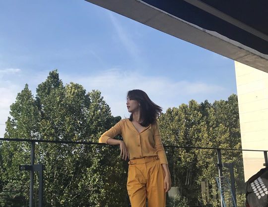 The daily routine of Park Ha-sun has been revealed.Actor Park Ha-sun posted two photos on his Instagram account on September 20.The photo shows Park Ha-sun wearing yellow top and bottoms; innocent beautiful looks catch the eye.kim myeong-mi