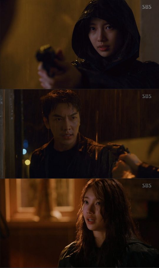 Lee Seung-gi of SBS gilt drama Vagabond learned about Bae Suzys identity.On the 21st broadcast Vagabond, Cha Dal-gun (Lee Seung-gi) visited to show the video taken before the plane crash to the confessional (Bae Suzy).He fired a gun at Chadalgan, who was looking for him, and asked, What are you doing here? Chadalgan said, Youre with him. Get off me.Who are you? He said, What is your real identity? So what am I, the terrorist? he said, laughing. Hes a big day. At that moment, he snapped his arm and pointed at the gun.Im not in my right mind. Just say it, and your head is flying. Blackmail – Cinémix Par Chloé.Im not so sure, he said.As soon as Cha Dal-geon tried to pull the trigger, he realized that there was no bullet. Even if your eyes flip, thats the same as the terrorist, said Gohari.But Chadalgan doubted the confession. He dragged him into the house and was enclosed.Youre a real deal, said the confessional.How do you want to deal with it later? Invasion, imprisonment, Blackmail – Cinémix Par Chloé, how big a crime is this?But he didnt stop, he searched the house, and he even lifted the box of his underwear.At that moment, Chadalgan found his passport and the National Intelligence Service ID card, and he said, If you get exposed, you get disciplined.Cha Dal-gun, a stuntman, did not believe until the end, saying, This is all over the set.At that time, a call came from Director Min Jae-sik (Jung Man-sik), and Cha Dal-geon, who watched the call of Gohari, finally confirmed his Identity.