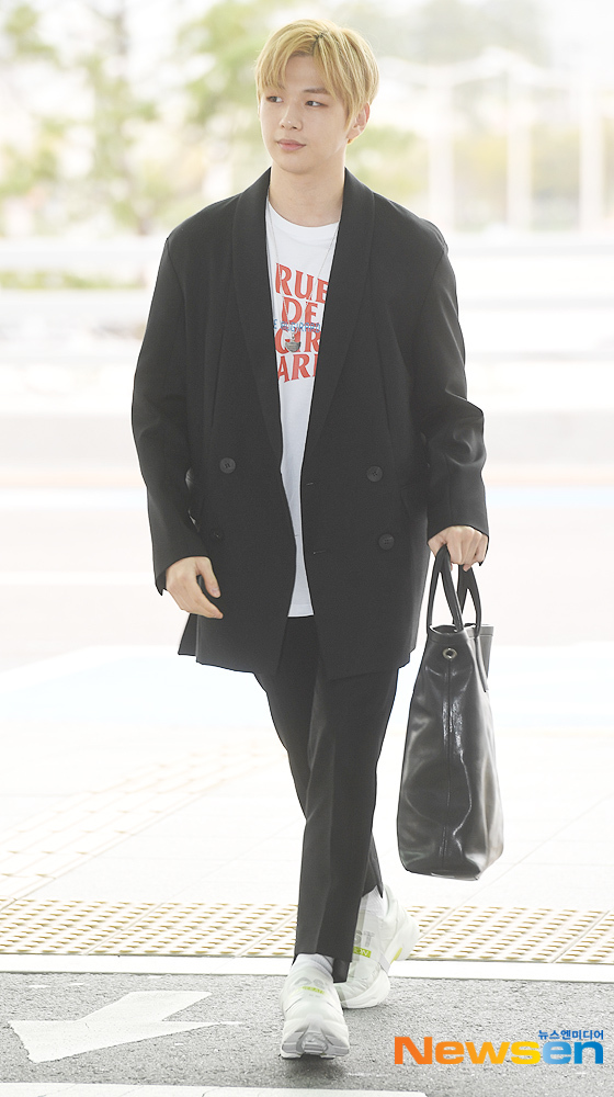 아우라 비치는 출국~