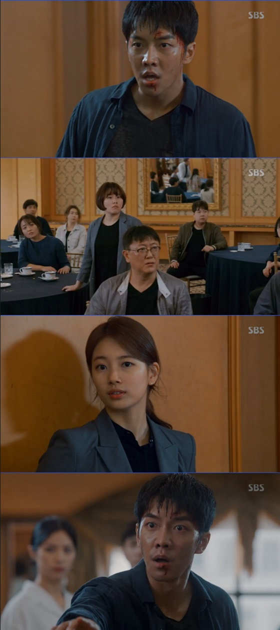 In the SBS gilt drama Vagabond (directed by Yoo In-sik, the plays authors Jang Young-cheol and Jeong Kyung-soon), which was broadcast on the afternoon of the 21st, Gohari (Bae Suzy) was shown agreeing with Cha Dal-gun (Lee Seung-gi).On the day, Prince Edward Island Park (Lee Kyung-young) told the bereaved family who lost their family members in the Planes crash: This is Prince Edward Island Park who came as the head of the dynamic negotiations.You can insult me and beat me. Show them what your loss is like.They have to teach them that they are precious children, wives and husbands. He also said that he lost his wife and daughter in the Planes accident five years ago.Im done with my mission, he said. Im here sometime. Then a wounded chadalgun appeared. He was surprised to see Chadalgan.Planes is down, and theres a new X thats alive, and he shot me.I think its X, but I saw it clearly. Chadalgan backed up the video his nephew sent him: a man believed to be a terror appeared at Chadalgans accommodation, which was briefly away, who searched for Chadalgans stuff.After leaving the quarters, he went to Gohari. Gohari said to Chadagan, What are you doing here? And Chadagan said, What are you? Youre with him?Who is it? He moved away and tied the confession to the chair. He was embarrassed when his identity was exposed.When I went to the set, I got a lot of props. Can I show you mine? Im CIA?Gohari received a call from Min Jae-sik (Jung Man-sik) and confirmed his identity to Chadal-gun. Gohari asked, Why are you here? If you came this night, there would be no reason.Video footage. The one before the Planes crash. You said you liked your hair. Look at this and think of that new X-face.Whats wrong with you like a debtor? said Chadalgan, Youre responsible, so please help.Gohari checked the video Chadalgan gave him. He wept and told himself, I know its sweet if youre talking about a shitty new X.There has been an allegation that there are survivors among the Planes passengers, Gohari reported to Kang Ju-cheol (Lee Ki-young).In the past, he asked me to ask for his request because he had asked for a favor.Chadalgan was asked to interpret, saying he was in a three-way face-to-face with Hotel staff and Spanish police, saying he was in partnership with the terrobum who crashed Planes.But Gohari said, I dont think we should talk about it. Gohari interprets the Hotel employees words to Chadalgan and says, You suddenly swung your fists and it was unfair.This person is a Hotel cleaner, and a Hotel employee is right. Then Cha Dal-geon said, Ill be all with Hotel. Spanish police released Hotel staff, who were excited to say why would you let him out? and then quickly picked up a ballpoint pen and threatened a Hotel employee.Im in the 18th stage of martial arts, so tell me quickly that Im in with a terror, he said. So, Gohari said, Do you want to rot here in prison for the rest of your life?and Chadalgan said, If you dont tell me, youre dead and Im dead. Soon, Goharry said, Theyre shooting real guns. Theyre shooting me. Because of you. You son of a bitch.Chadalgan, who went back to the detention center, told Gohari, What if Im telling you the truth, youre going to be with a terror criminal then.He received a translation of the video that Chadalgan had given him through Kang Ju-cheols connections, and the words continued naturally.The conversation continued naturally. The Gundal was right. I think I was hit by a B357 Planes terror.