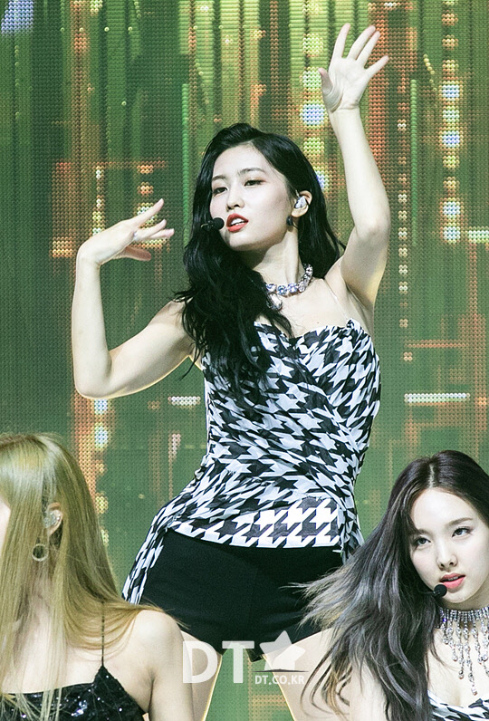 모모노래홀 이미지