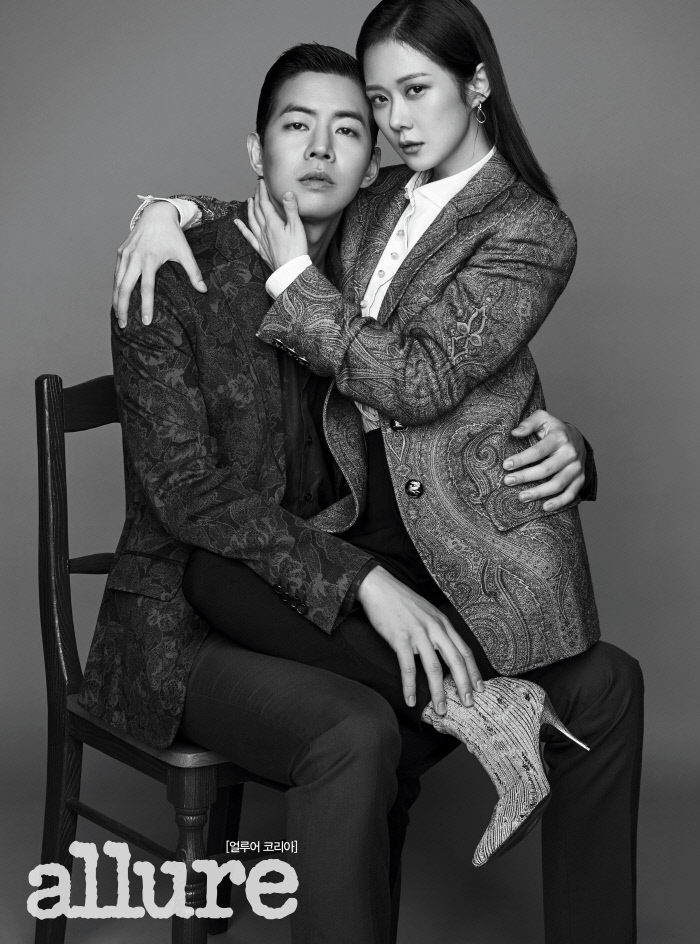 A picture of a couple of Jang Na-ra - Lee Sang-yoon has been released.VIP, which will be broadcasted at 10 p.m. on October 28 (Mon), is a private office melodrama that depicts the story of a dedicated team that manages the top 1% of customers in department stores.In this photo, which was based on the concept of The Secret Story of the VIP Team, Jang Na-ra - Lee Sang-yoon attracts attention by foreshadowing the transformation of Acting with its extraordinary and charismatic charm.In an interview with the photo shoot, Jang Na-ra (played by Na Jeong-seon) said, I am comfortable because both actors and staff are good people, and conveyed the affection and atmosphere of the scene to Drama.This drama is a story of women living in the workplace, and my character, Na Jung-sun, has a conflict with her husband and a trouble as a working woman.It was good to have a very good story about womens lives.  It contains the growth period of big adults.It will be a drama that gives comfort and strength to adults. He raised expectations for VIP.Lee Sang-yoon, who was divided into the VIP team team leader Park Sung-joon, said, I was so curious about the story of the future after receiving the script.The characters in the play have their own secrets, he said.Everyone is silent in their own way, and it would be fun to watch it. And I said, I want to act to express the real thing.In particular, the other actor, Jang Na-ra, is making such an act, and the interest in the synergy that the two actors will create is heightened.SBS New Moonwha Drama VIP, which coincides with Cha Hae-won and Lee Jung-rim PD, will be broadcast for the first time on October 28 (Mon.) following the new Moonwha entertainment Little Forest.SBS, which organized an entertainment program only for the summer season with another genre differentiation strategy, is drawing keen attention by foreshadowing the resurrection of the drama with VIP.