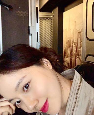 Actor Moon Chae-won reported on Nices recent status.Moon Chae-won posted a picture on his SNS on the afternoon of the 21st with an article entitled I wonder if there is a power of positiveness?Moon Chae-won in the open photo is staring at the camera with his fascinating beauty on his parietal lip.Especially, the eyes filled with the eyes of the excellent eyes catch the eyes of the fans.On the other hand, Moon Chae-won, who debuted in 2007, received a public eye stamp with his simple appearance and stable acting ability in Drama Wind Flower Garden.Since then, she has been steadily loved by appearing in Drama Brave Heritage, Take Care of the Girl, Princess Man, Goodbye Mr. Black, and Kyeryong Sunnyeojeon.