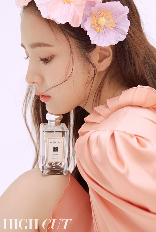 A picture of Shin Se-kyung, a pronoun of pure beautiful looks, was released.Shin Se-kyung revealed a clear and transparent beauty through a picture with a magazine.The way Shin Se-kyungs hair was scattered in the wind blowing in the golden field was mysterious as if the gates of heavenly world were opened.It was as if the flowers of the Segyeong bloomed between the warm barley, the pastel ton poppy flower, and the unnamed wild flower.The skin was transparent as if it were visible, and the eyes were so beautiful that they were unrealistic.Shin Se-kyung, who has a silky costume of coral, pink, beige and lavender tone, has a flower scent like a flower.In an interview that followed the filming, Shin Se-kyung mentioned the drama Na Hae-ryung, which is about to end.Na Hae-ryung has a unique charm among the historical characters that have been played.There is a point where the women who have been in the times meet, and they have repeatedly struggled to be free from fixed ideas in expressing it. It is a character that resembles me and a lot of parts.After throwing away the troubles, I expressed what I wanted to express as I wanted, and I felt that there was no difficulty in actively drawing my original shape of living in modern times.I think I expressed 120% of what I want to express. I am going to be busy with a very busy schedule, but the energy I have is a very bright friend.Not only me, but all the crew were positively affected. It also had a great impact on the image and color of the new employee, Na Hae-ryung Shin Se-kyungs YouTube channel, which is popular enough to be called YouTube ecosystem destroyer.Regarding this, I usually like to cook, but I wanted to leave such daily life as a record.It also seemed to be a way to communicate with fans in an interesting way during the break. I learned video editing on YouTube.Everyone knows, but Im sticking to the editing method that basically requires pulling and attaching. I bought my laptop this time because of editing. 