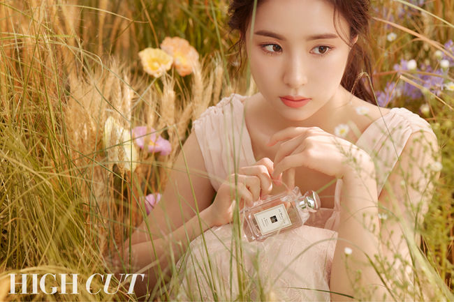 Actor Shin Se-kyung showed off her innocent beauty.Shin Se-kyung revealed a clear and transparent beauty through the magazine Hycutt.The way Shin Se-kyungs hair was scattered in the wind blowing in the golden field was mysterious as if the gates of heavenly world were opened.It was as if the flowers of the Segyeong bloomed between the warm barley, the pastel ton poppy flower, and the unnamed wild flower.The skin was transparent as if it were visible, and the eyes were so beautiful that they were unrealistic.Shin Se-kyung, who has a silky costume of coral, pink, beige and lavender tone, has a flower scent like a flower.In an interview after shooting, Shin Se-kyung mentioned the drama New Entrepreneur Rookie Historian Goo Hae-ryung which is about to end.Rookie Historian Goo Hae-ryung has a unique charm among the historical characters that have been played.There is a point where the women who have been in the times meet, and they have repeatedly struggled to be free from fixed ideas in expressing it. It is a character that resembles me and a lot of parts.After throwing away the troubles, I expressed what I wanted to express as I wanted, and I felt that there was no difficulty in actively drawing my original shape of living in modern times.I think I expressed 120% of what I want to express. I am a very busy schedule, but I have a very bright energy, said Cha Eun-woo, who has been working as a partner.Not only me, but all the crew were positively affected.It has also had a great impact on determining the image and color of Rookie Historian Goo Hae-ryung, he said.Shin Se-kyungs YouTube channel, which is popular enough to be called YouTube ecosystem destroyer.Regarding this, I usually like to cook, but I wanted to leave such daily life as a record.It also seemed to be a way to communicate with fans in an interesting way during the break. I learned video editing on YouTube.Everyone knows, but Im sticking to the editing method that basically requires pulling and attaching. I bought my laptop this time because of editing. Shin Se-kyungs interviews with the pictures can be found on the 26th issue of Hycutt 248.Hycutt