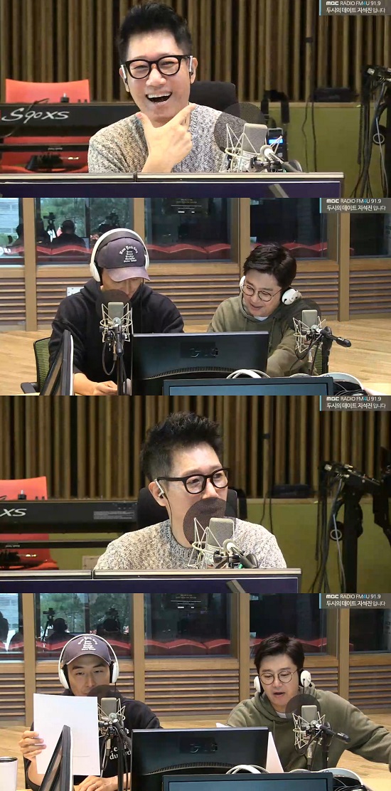 Date of the Duchy Ji Suk-jin boasted a delightful gesture as a guest, not a DJ.On the 25th MBC FM4U Date Ji Suk-jin of Dooshi, Kim Tae-jin and Kim In-seok appeared as special DJs and Ji Suk-jin as guests.On this day, DJ Ji Suk-jin, who was about to get off, appeared as a guest of Hook Invitation and attracted attention.Kim Tae-jin and Kim In-seok said, The reason for this time has not been enough for Ji Suk-jin to tell his story.So I have set up time for Ji Suk-jin only. The two said, You are playing a big role in entertainment these days.Did not you have a lot of trouble practicing at the 9th anniversary fan meeting of Running Man?I almost cried after the group dance, but I was so impressed that I barely endured it. I do not know what group dance was like, but it was too hard.It is the result of the members efforts for three months without rest. Ji Suk-jin said, What I originally pursued was to make a sword dance like an idol.But when the knife was satisfactory in the field, it did not work for a few seconds after the end.I really do not think I will be in the best 3 of the touching moments of life. DJ Kim Tae-jin and Kim In-seok also asked another question, Many listeners say to Ji Suk-jin, what is the secret during?Ji Suk-jin said, I think it is for me. Friends, alumni are surprised to meet. If Friends are workers, there are many high-ranking people.So the usual word itself is different because it makes a tone that seems to direct the lower person. But I work a lot with young friends and I do not go to young peoples hairstyles, and diets do not eat well at night.Instead, I do not exercise well, he laughed.In addition, Ji Suk-jin also mentioned the nickname Cody: Cody came out of the blue, usually OOdy, OOdy, dont you use the nickname?So I told him Jidi because I was Ji, and he said that there was someone who was already using it.I like Cody, he said.When the two special DJs asked, Do you like Wangko better or Cody better? Ji Suk-jin said, It is difficult to choose.It is more familiar because it calls me that regardless of gender, he said.Finally, Ji Suk-jin cited Lee Kwang-soo as a colleague who would come out even if he called at dawn: I think he will come out, but he sleeps so early.Gwangsu sometimes calls at dawn, he added.Photo: MBC-Seen Radio