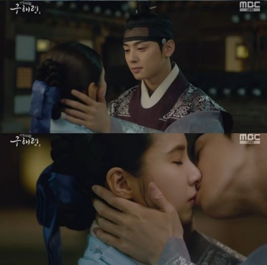 In MBCWednesday-Thursday evening drama drama Rookie Historian Goo Hae-ryung, which was broadcast on the 26th, Lee Rim (Cha Eun-woo) and Rookie Historian Goo Hae-ryung (Shin Se-kyung) were shown to check their hearts.On this day, Rookie Historian Goo Hae-ryung visited the captain and said, I will be with you if you have to catch it right.I lost my father that day, and now its hard to guarantee the great mans comfort. If you have a plan, tell me.Lee Rim was worried about Rookie Historian Goo Hae-ryung, who had sent people to Lee Rim that night, and Lee Rim had a night in his breath.The next day, Irim went back to the captain and asked for something, and worried about Rookie Historian Goo Hae-ryung.Rookie Historian Goo Hae-ryung also visited Leerim for worry about Leerim, and the two fled the palace together.That night they slept in the next room, but they could not sleep easily.Rookie Historian Goo Hae-ryung asked Irim if he was sleeping, and Irim replied, How can you sleep when you are right next door to me?Lee and Rookie Historian Goo Hae-ryung came out to the yard, and Lee said, I am thinking about what will happen after tomorrow.If I leave, I should have a place to write. Rookie Historian Goo Hae-ryung expressed his mind toward Lee Rim, saying, You do not have to do that, I will be with you wherever Mama is.But Irim said, No, you live your life. I wasnt trapped in the melt-down hall. I waited for you.I can change my name and live here and there, but I can endure it if I think that I am waiting for the day I meet you someday. On the other hand, MBC Wednesday-Thursday evening drama New cadet Rookie Historian Goo Hae-ryung will end on the 26th.