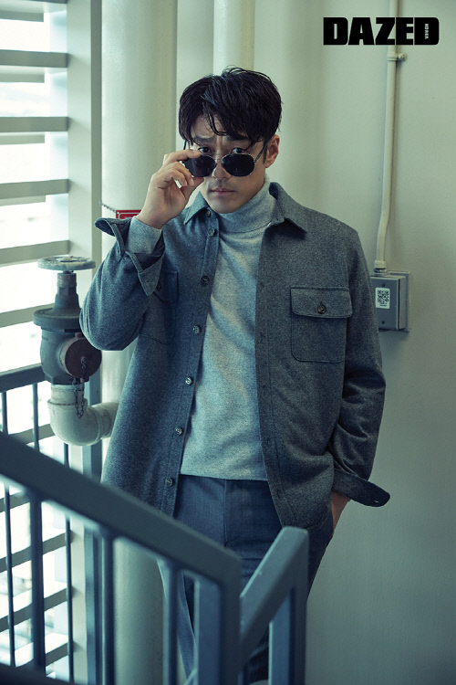 The netizens who encountered Ji Jin-hees picture are How much is Ji Jin-hees charm and Ji Jin-hee, which is different from Drama.It is so cool and Ji Jin-hee sunglass is cool! and so on.Photo Boss Eyewear