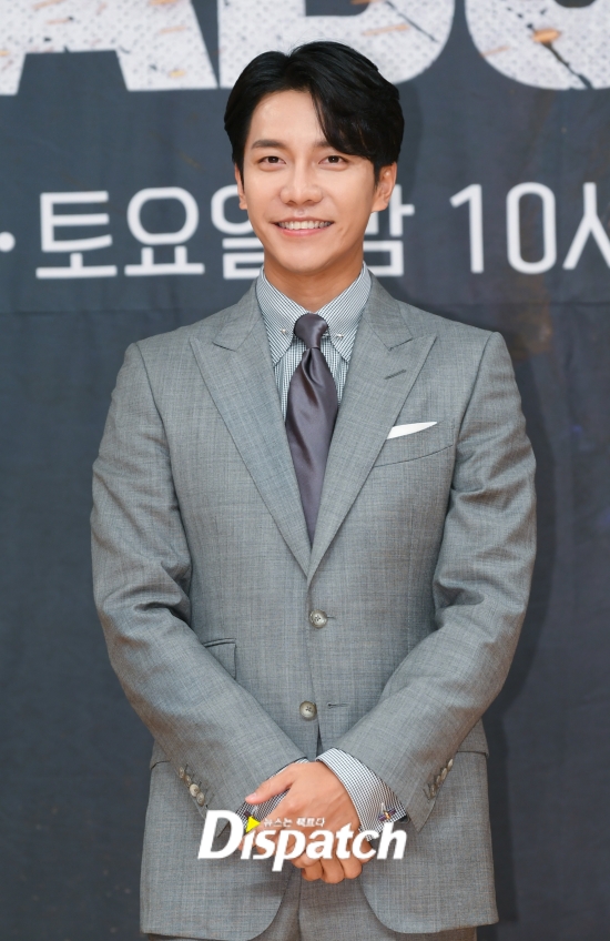 Singer Lee Seung-gi has signaled a legal response to the flammers.Hook Entertainment said on July 27, We will respond legally to malicious slander against Lee Seung-gi, indiscriminate flaming and flammers actions.We have already collected evidence of flaming and flammers, he said. We have delivered the contents to the law firm.The reason for the complaint was also reported: The high-level malicious posts have been continuously uploaded. Lee Seung-gi has been hurt for a long time.I decided that I was no longer able to tolerate it. There will be no agreement or preemption: We will continue to respond to insults, defamation, rumors and spread of our own The Artist.There is no consultation, he said.A previous case of punishment was also reported: In 2016, we sued over 100 Flaming cases, when the majority were fined.We all appealed for the right place, but we proceeded as it was. Hook EntertainmentWe believe that the actions of the Indiscrete Flaming and Flamer against Lee Seung-gi, their artist, have reached an unforgivable level.Despite the fact that it is already scheduled to be punished if this act continues on July 16, 2019, it is still hurting not only the artist himself but also his agency and fans with the Indiscrete Flaming.In order to protect our artist, we will proceed with legal action through law firm Apro (APRO).Ry, a self-described group of Flaming and flammers already collected, has been transferred to law firm Apro (APRO) on September 26, 2019 for the complaint.We filed over 100 complaints against law firm Apro (APRO) and those who spread malicious rumors about The Artist in July 2016, and many of them were punished for more than 500,000 won and less than 1 million won. All of them appealed for goodwill, but only one case was punished without goodwill.In addition to the accusations based on the Ry, we will continue to respond to legal action if malicious slander, such as false information, insults, and defamation, is found to be directed at our artist through continuous monitoring of the flamers.As mentioned earlier, I will once again inform you that all of these acts will be punished under the law without any consultation or prior consultation.Thank you.