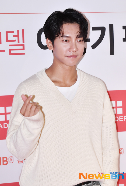 Lee Seung-gi agency HOOK ENTERTAINMENT has pulled a knife into Flaming.HOOK ENTERTAINMENT said on its official SNS on September 27, We have determined that the actions of Indiscrete Flaming and Flaminger against Lee Seung-gi, our artist, have reached a level that can no longer be tolerated.Despite the fact that we will sue and punish if this act continues on July 16, 2019, we are still hurting the artist himself as well as his agency and fans with the Indiscrete Flaming.We will proceed with legal action through law firm Apro (APRO) to protect our artist. The already collected Flaming and Flamingers Ry has been transferred to law firm Apro (APRO) on September 26, 2019 for the complaint.We filed over 100 complaints against law firm Apro (APRO) and those who spread malicious rumors about The Artist in July 2016, and many of them were punished for more than 500,000 won and less than 1 million won. All of them appealed for goodwill, but they proceeded as punishment without any goodwill. In addition to the accusations based on the Ry, we will continue to respond to legal action if malicious slander, such as false facts, insults, and defamation, is found to be directed at our artist through monitoring of Flamingers.As mentioned earlier, I will once again inform you that all of these acts will be punished according to the law without any consultation or prior consultation. pear hyo-ju