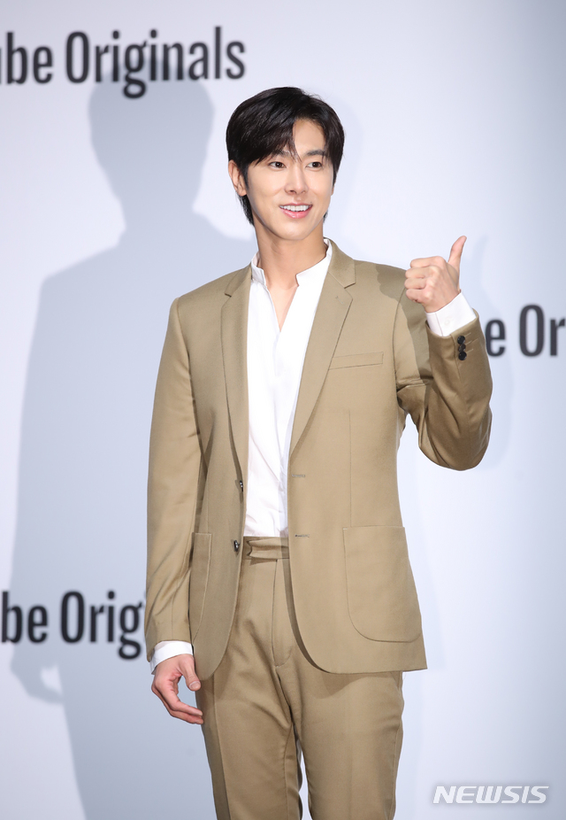 윤호 이미지