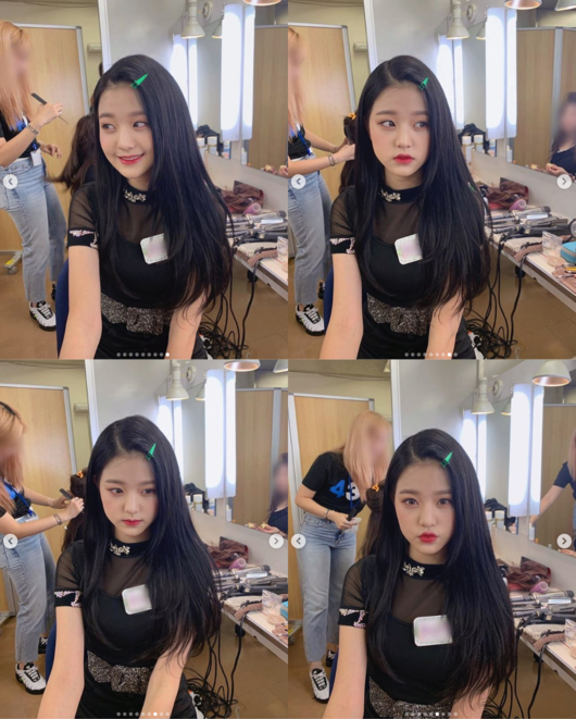 IZ*ONE Jang Won-young expressed his feelings of ending vampire activities.Jang Won-young said on the 26th IZ*ONE official Instagram, Goodbye to the vampire activity that I enjoyed.IZ*ONE has set up a stage with a vampire concept in Japan until recently.In the photo that was uploaded together, Jang Won-young exudes the charm of the pale color and steals the attention of the viewers.Burgundy color, the point of vampire makeup, is a match with his immaculate, right-hand skin. Lovely looks and smiles are bonuses.IZ*ONE successfully completed the Japan tour IZ*ONE 1ST CONCERT [EYES ON ME] (IZ*ONEs first concert [Aiz On Me]) after the performance at the Japan Saitama Super Arena on the 25th.At the Saitama Super Arena stage, the title song Vampire of the third album of the Japan single album released on the day of the performance was released and cheered the audience.It was divided into two teams as well as hits such as debut song Lavian Rose, Violetta, Over the Sky, Secret Time, Me, Rumor and Rolin Rollin.[Photo] SNS