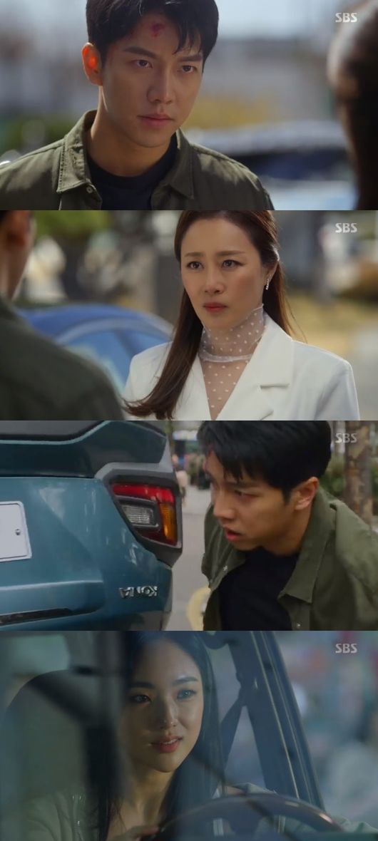 Vagabond Lee Seung-gi stands in front of Moon Jeong-hee behind Planes terror case Lee Seung-gi of Vagabond survived the constant threat of life and appeared in front of Moon Jung-hee.On SBS Vagabond broadcast on the afternoon of the 28th, Cha Dal-gun (Lee Seung-gi) and Go-Harry (Bae Su-ji) learned that John & Mark was behind the Planes terror incident.Edward (Lee Kyung-young) noticed that the Defense Minister had moved over to Jessica (Moon Jung-hee). Jessica provoked Edward.This time, Planes wasnt the only one that crashed, Jessica said, adding that her seniors reputation also crashed.Dalgan was desperate for her mother to approach him for compensation.Dalgan said, I do not know how much I wanted to see Hoon. I threw it in the orphanage and did not show my face once.I do not care where you go, so do not confront me. There was a tip-off call that a terror would occur to the airport police on the day before the Planes terror, and the police who received the tip-off telephone were brain-dead in an accident of injustice.It is just my personal guess as to why I did Planes terror. The killer fled on a motorcycle; Dalgan pursued the killer with Harry but failed.I believe Dalgan, Harry said, and I dont need the police, we can investigate.Harry learned that Kim U-gi (Jang Hyuk-jin) had nearly 5 billion won in life insurance six months before his death.Harry speculated that Kim Woo-kis wife Oh Sang-mi (Kang Kyung-heon) may be an accomplice.Dalgan found Kim Woo-kis wife, Oh Sang-mi, at a family gathering and asked where her husband was.The fussing Dalgan was overpowered by another bereaved family, and Edward found the fainting Dalgan and took him to the hospital, where he said he had found the real cause of the Planes crash.Kim U-gi and Oh Sang-mi were related to Jessica, who said, I didnt know Jessica would have fallen this bad, Edward said. It was me who raised her on the floor. I should have been careful of Jessica.There is also a connection with John & Mark in the accident that many people died in Chechnya. It is Top Secret. Harry suspected John and Marks suicide in Portugal on the day of the Planes terror incident.Edward led Dalgan and Harry to the safe house; Lily (Park Ain) who was looking for Dalgans life, identified Harry and Dalgans location in the safe house.Harry encouraged Dalgan to restart the action that had been Hoons wish; Dalgan told Harry, Thank you, Hoon remembered.Defense Minister, President Chung Kook-pyo (Baek Yoon-sik) and Prime Minister Hong Seung-jo (Moon Sung-keun) persuaded the opposition party to secure the supplementary budget to hand over the FX business rights to John & Mark.Hong Seung-jo handed the president a photo of the defense minister and Jessica sharing a secret meeting.Harry was drunk and confessed to team leader Ki Tae-woong (Shin Sung-rok) before leaving the country.Harry kissed Taewoong, saying, I will not let him touch it because it is mine. Taewoong, who encountered Harry, kept his cool.Min Jae-sik (Jung Man-sik) told the NIS chief that he would not investigate Harry according to his instructions. Harry asked the registry for a black box video, but he was also ignored.Taewoong did not understand the NIS chief who was trying to cover up the Planes error case. Kang Ju-cheol (Lee Ki-young) comforted Tae-woong.Kang said, Since the moment the NIS director came to Cheong Wa Dae, it became the errand center of Cheong Wa Dae. I am commenting on the president.I have to do it like Min Jae-sik or even if I am stupid like me. Dalgan was again threatened with life. Dalgan had to drive a broken-brake vehicle. Dalgan drove through the city.Dalgan, who saved his life, was in a broken car
