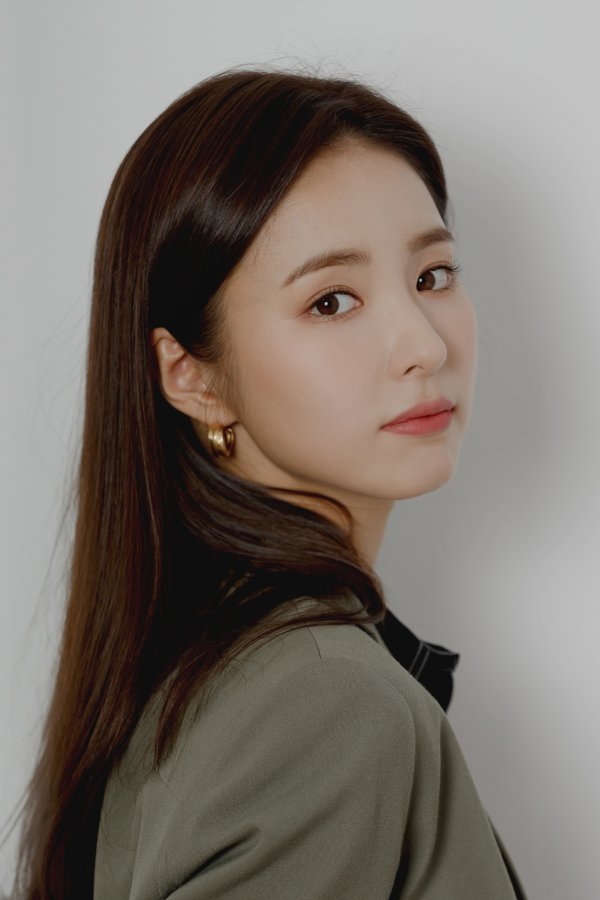 Actor Shin Se-kyung mentioned his partner Cha Eun-woo in MBC Dramas Na Hae-ryungShin Se-kyung answered a question about Cha Eun-woo, who played the role of Irim in the drama, in an interview at a cafe in Gangnam-gu, Seoul.Shin Se-kyung played the role of Na Hae-ryung, a female officer () of Joseon in the new employee, Na Hae-ryungPhoto: Tree Actors