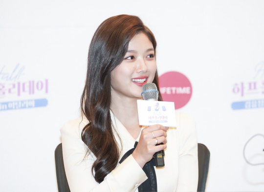 Harp The Holiday Kim Yoo-jung shows a life of twenty years old, matured with Alba and Travel in Italy.On the 30th, the Four Seasons Hotel in Jongno-gu, Seoul, held a production presentation of the new lifetime entertainment Harp The Holiday.On this day, Yong Seok PD and Actor Kim Yoo-jung attended and talked about the program.Kim Yoo-jung first commented on the reason why he chose Harp The Holiday first. Since I was a child, I greeted the public through my work, so is Alba and the entertainment itself very unfamiliar.I was a little worried, but when I talked to PD in the pre-meeting, I talked about my favorite hobby and things I wanted to do.I was interested in the PD discussing with me and saying, Why do not you go to Italy and do something else you wanted to do? So, Yong Seok PD said, I did not think I had any experience in trying to try Choices for another job to Mr. Yu-Jeong by acting from the child.I actually met him and he seemed to like a variety of experiences, including why, so I thought it would be a good experience for Mr. Yu-JeongI thought that the Lifetime Channel itself favored progressive women and that it was with Mr. Yu-Jeong He also said, After I came to see you, I learned a lot from all over the place. I met many people and experienced them.When I came back to Korea, Korea seemed pretty. Italy was beautiful and healing in nature, but I liked to travel in Korea from the beginning.I came back, but I felt like Travel on the road. When I came back from Travel, I did not want to go and want to go.I felt it and when I came back, I liked the house, so I thought I should go to the domestic travel in the future and face it to have more experience. Kim Yoo-jung said, I have experienced a lot of things I wanted to do, so I made fun memories.We had a hard time, though, and we had to take a break in the morning and Alba in the afternoon, but Alba was busy and harder than he thought, so he missed Korean food there and was saddened.I still think I have been having fun, he said. I thought a lot.In Korea, if I want to try Alba, most of my parents or friends say, No, stay home.It is a job to express the life of the individual of the public, and it seems to be an opportunity to experience it. In addition, Mr. Zelato came out in his dream, and at first he was scared and afraid, but he was very aware of his heart because he was trying hard to tell him well.However, my wife was there, but I saw a lot of notice, and There are 50 kinds of gelato, but it was difficult for customers to use various languages.After the first day of business, I memorized the menu at the hostel and practiced how to solve it.  I enjoyed fishing, but please check it through the broadcast because it is influenced by external situations such as weather.I have seen Miss Kim Sae-ron fishing from time to time.In fact, Miss Saran is one of the members of fishing with me. Kim Yoo-jung, who has raised interest by revealing behind-the-scenes stories such asFinally, he said, I am a program to experience Alba and Travel, but I hope that my peers who live with me in my contemporary life will feel this new feeling and live as Actor.The most important thing is that I want my friends, my peers, and many people to be able to relax and relax.I am in the room and I want to release the stress. He said that he wanted to talk about Half The Holiday .Kim Yoo-jung, who has become an actor for 17 years since he left the child star, has already attracted many peoples attention in the single twinty-year-old growth period to show Harp The Holiday.Meanwhile, Lifetime is a global female channel with 150 million viewers in more than 100 countries around the world and the number one TV movie channel in the United States.TV and digital are producing original programs with colors such as Pazama Friends, Bright Love Coach, Danna again, Twenty years old is the first time, and Solbys Roman Princess Maker.Harp Polyday will be broadcast first on the Lifetime channel at 8:30 p.m. on the night, starting with its first digital release at 5 p.m. today (30th).