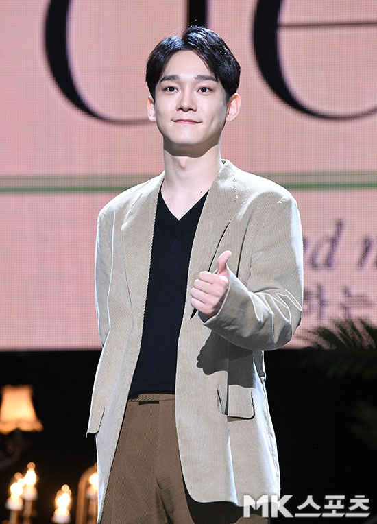 EXO Chen has spoken about the expectation and burden of the top spot.On the afternoon of the 1st, a new mini album Dear my death of EXO Chen was held at the Yes24 Live Hall in Seoul Gwangjin District.On this day, MC was played by EXO member Sehun.Chen released his first Mini album April, and Flower in April, and received a lot of love for taking the top spot on various music charts.Im not expecting the top spot, he said, but I felt a burden on my love last time.I felt burdened as time went by, and I wanted to convey what I wanted to convey rather than burden, and I wanted to express my gratitude, he said.I thought I wouldnt regret any consequences, he added.