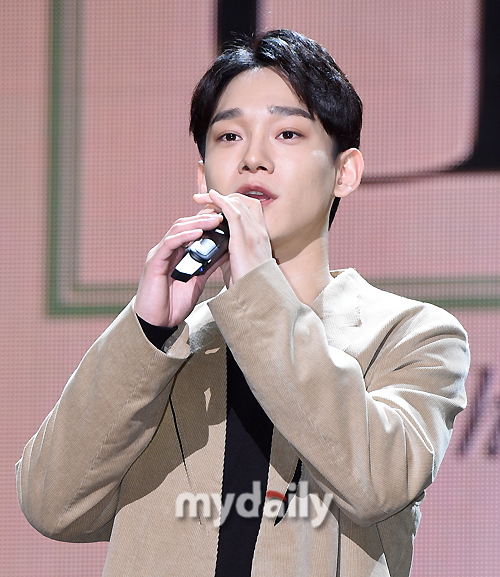 Group EXO Chen is expected to sweetly color the outumn music industry with the new song What to Do.Chen held a concert commemorating the release of his second Solo mini album Dear My Dear at the Yes 24 Love Live! Hall in Gwangjang-dong, Gwangjin-gu, Seoul on the afternoon of the 1st.This is the Solo god in six months since Chens mini-album April, and Flower, which was introduced in April.The title song Beautiful goodbye was released to the top of domestic and overseas music charts and announced the successful Solo debut.This title song, which was newly released with a more mature sensibility, is What We Do (Shall we?) and a retro pop song by hitmaker Kenzie.In the lyrics, the frank mind of a man who does not want to break up with his opponent late at night is released with analog sensibility, and Chens trendy vocals are expected to capture the autumn music industry that will add to the charm of the song.Chen said, I received too much love to think of it as my first album. So I prepared a mini album in six months with gratitude rather than greed. I was soon out to repay the love I received, rather than do what I wanted to do, he added.If the last album contains the season of Spring, this time I gathered it with songs that match the autumn, he said.Chen, who set the concept himself.If the last album was to say what I wanted to say and what I wanted to say for a long time, this album was to return love first, so I naturally got it as a letter format concept.So I also wrote the title To you, I love you. I think it would be nice if you could see this album as a letter I want to convey. Chen also said, It is not my taste, he said, but it is a genre that has attracted a lot of attention these days.When I said I was doing it, I thought I might just follow the trend, but I thought it would be better to open it up and listen to a lot of stories.So last time I said, I want to do this, this time I asked, What would you like when I did it?Then I think theres a much better album out there than I expected - I have no regrets, he said.Chen said, I do not wait for the time to make an intention as an artist. I think it is best to do it now.I do not want to regret it when time passes. I still do not expect to be in the top spot, of course, there was a burden of love I received during my first Solo album, and of course I was worried about what to do if I fell.But as time goes by, it seems to be put down more. This album includes the Brit pop song My Dear in which Chen participated in the songwriting, the ballad song Amaranth which conveys the message of longing and sincere consolation for the lover, the acoustic song Hold you right which sings the warmth that you feel when you embrace your loved one, There are six songs, including the song You Never Know and the warm healing ballad Good Night.Especially on this day, EXO member Sehun appeared as MC and attracted attention.Its the first time Ive ever been in charge of MC, he said. I volunteered to do MC first for Chen.Sehun said, Chen continued to listen to the members of the Solo new song and asked for their opinions and showed a really hard work. I think it will be very good.On the other hand, Chen will be hosting live broadcast Dear FM Love to You, Chen on the EXO channel at 5 pm today (1st).Just before the release of the new album, he will transform into a radio DJ and plan to tell various stories such as new song spoiler and album work behind-the-scenes.On the 2nd day of the 12th, MBC FM4U will appear in Noons Hope Song Kim Shin Young.