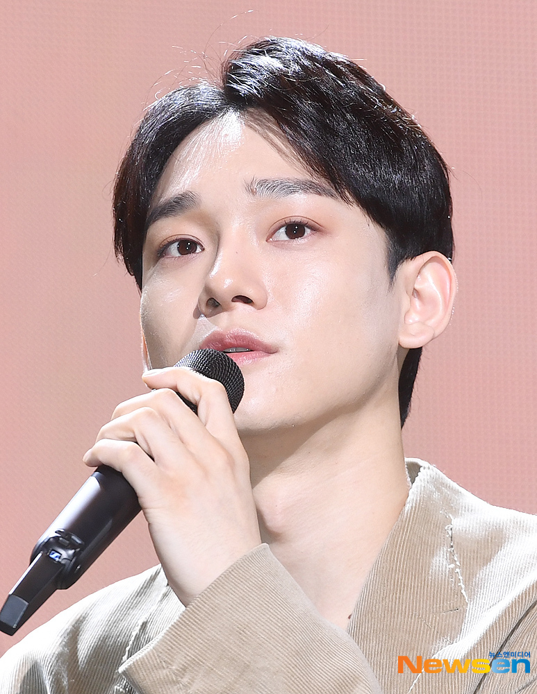 Singer EXO Chen has a talk time at the second mini-album To Love You sound concert held at the Seoul Gwangjin District Yes24 Live Hall on October 1st.useful stock