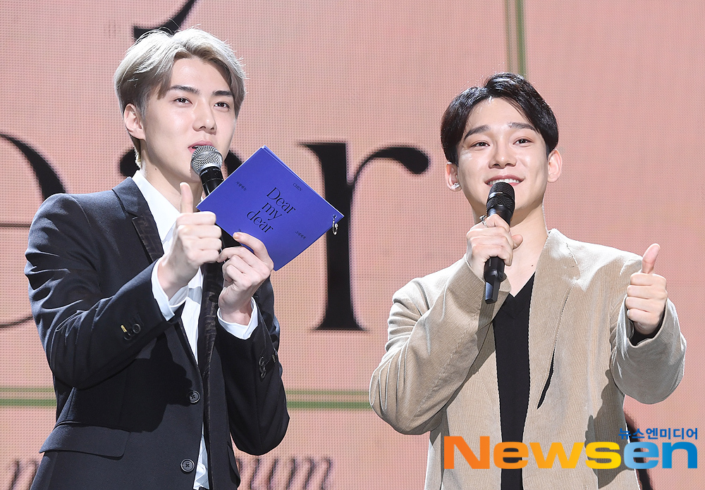 Singer EXO Chen is presenting a final greeting ahead of the stage at the second mini album Love to You sound concert held at the Seoul Gwangjin District Yes24 Live Hall on the afternoon of October 1 with Memba Sehun, who is in charge of the project.useful stock