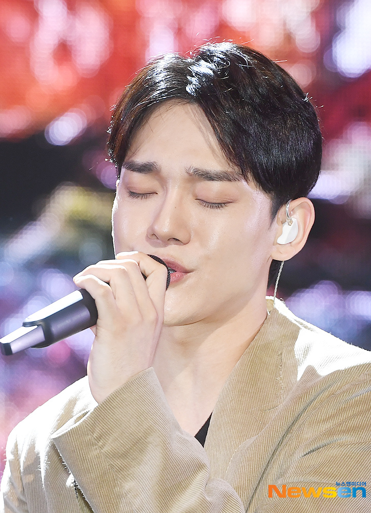 Singer EXO Chen is performing at the second mini-album Love to You, which was held at the Seoul Gwangjin District Yes 24 Live Hall on the afternoon of October 1.The title song What We Should Do (Shall we?) is a retro pop song with sophisticated mood and romantic melody created by standard classical pop arrangements.The lyrics that are released with analog sensibility about love are attracting attention by doubling the charm of the song with Chens trendy vocals.useful stock