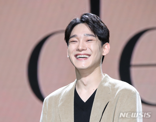 Earlier, Chen announced his first Mini album April, and Flowers in April, which was recognized for its potential as a solo.iTunes Top Album Charts ranked # 1 in 33 regions in the world and # 1 in domestic music charts.The title song for this album, To You Love is What Do We Do? Retro Pop, which hitmaker Kensi worked on.I sang the frank mind of a man who did not want to break up with his opponent late at night with analog sensibility.Retro Pop is not the genre Chen usually thought of; he never intended to follow that genre as fashionable, but the mind that opens up the possibilities and prepares.If you sang comfort with your first album, this time I wanted to include everything in love, he added.The album featured six songs with a deep emotion, including a Britpop To You, a song that depicts a beautiful love story even by participating in the songwriting, and a ballad that conveys a message of nostalgia and comfort to the lover.