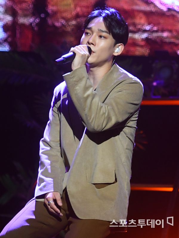 EXO Chens second Mini album To You Love Concert was held at Yes24 Live Hall in Gwangjang-dong, Seoul on the afternoon of the 1st.EXO Chen, who attended the Concert on the day, is enthusiastic. 2019.10.01