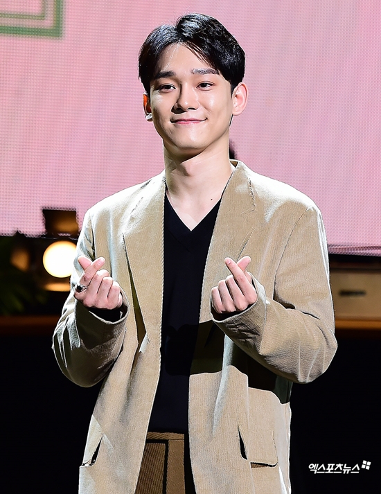 EXO Chen reveals he wants to meet the public with candidnessChens second mini album, Dear my death to you, was held at Yes24 Live Hall in Gwangjang-dong, Seoul, on the afternoon of the afternoon.On this day, Chen said, I have heard a lot of good songs and I met the genre by chance in the process of Choices.I like and respect Kenji composer, but I did not know that the composer would write Retro Pop, so I came up new. My taste is not Retros.Rather, when I thought about it, Retro taste is a fashionable genre and people are interested in it. I thought that I could digest it well, but I thought I was following the trend.Chen also said, When this album came out, there was no regret that it was much better than I expected, and I did not even insist.It seems to be best to do what you can now rather than as an artist. So what would Chen want to approach the public in what shape? I want to approach it with frankness rather than the glamour of EXO.I do not think those who accept my thoughts should feel authenticity. Chens second Mini album, To You Love, will be released at 6 p.m. on the day: The title song What We Should Do (Shall we?) is a retro pop song by hitmaker Kenzie, who released the candid mind of a man who did not want to break up with his opponent late at night with analog sensibility.