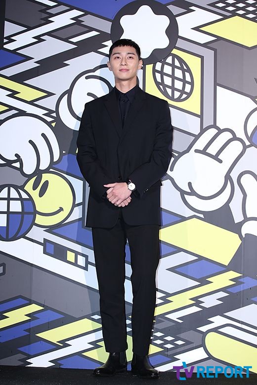 Actor Park Seo-joon attended a brand pop-up store opening party held in Hannam, South Hannam-dong, Seoul City Yongsan District on the afternoon of the afternoon.