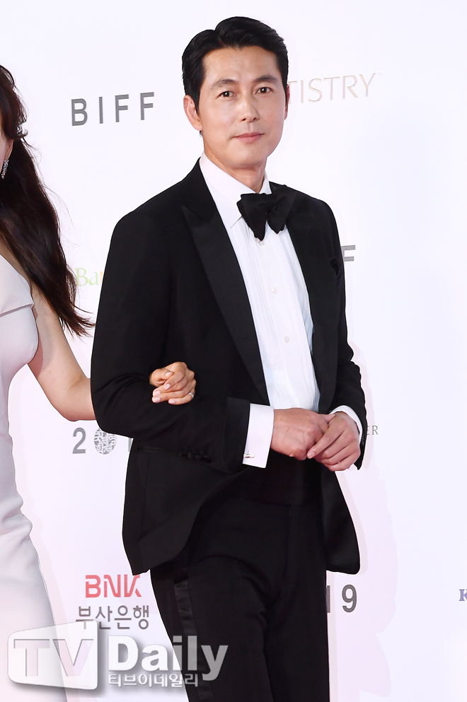 The Red Carpet event was held at the Haeundae District Film Hall in Busan Metropolitan City on the afternoon of the 3rd at the opening ceremony of the 24th Busan International Film Festival (hereinafter referred to as BIFF, Busan International Film Festival).Actor Kwon Hae-hyo, Lee Seung-hyong, Jin Seon-gyu, Gong Yeo-jeong, Park Myung-hoon, Jang Hye-jin, Tae In-ho, Kim Jun-myeon (Exo Suho), Kim Ji-mi, Seo Ji-seok, Lee Yeol-eum, Kim Bo-sung, Moon Sung-geun, Kim Kyu-joo, Kim Kyu-joo, Kim Kyu- Kim Ui-sung Chun Woo-hee, Yoo Tae-oh, Jeon Seok-ho, Lee Joon-hyuk, Yeom Hye-ran Lee Joo-young, Lee Joo-seok, Jung Ha-dam, Ahn Sung-ki, Eugene Cheetah, Baek Jin-young (Gods Seven Jin Young), film director Lim Kwon-taek, Jung Il-sung, Bong Mandae, Lee Byung-hun, Lee Jang-ho, Lee Jang-ho, Lee Jang-geun, Jeon Gye-keun, Lee Sang-geun, and Jeong Jeong-geun will attend the ceremony.BIFF will be held from October 3 to 12 at the Haeundae District Film Hall, Nampo-dong, Jung-gu, and Busan Citizens Park. 303 films invited from 85 countries around the world will be introduced.Busan International Film Festival Opening Ceremony Red Carpet