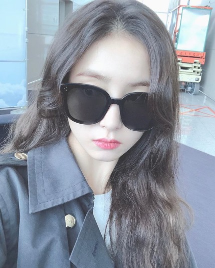 Actor Shin Se-kyung reveals beautiful looks full of prettyShin Se-kyung posted a picture on his instagram on the 3rd.Shin Se-kyung in the public photo is taking a picture with a black sunglass.Shin Se-kyung is a sunglass that covers half of his face, but it attracts attention because he can get a glimpse of beautiful look through it.On the other hand, Shin Se-kyung appeared in the MBC drama New Entrepreneur Koo Hae-ryong which recently ended.Photo: Shin Se-kyung SNS