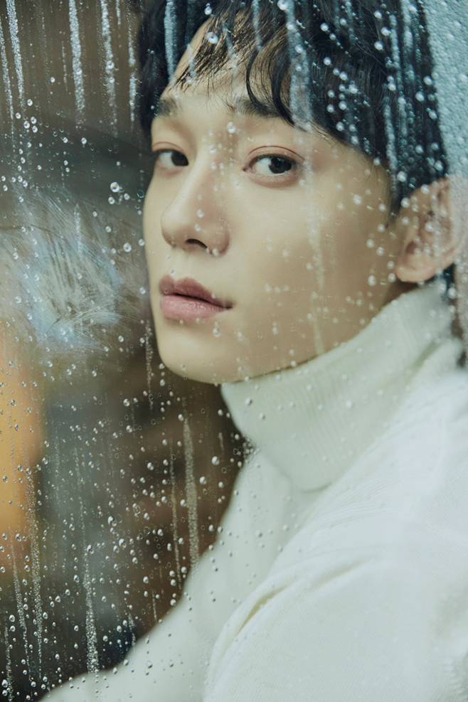 The comeback stage of group EXO Chen will be broadcast on the 6th.Chen will appear on SBS popular song which will be broadcast on the 6th, and will present the second Mini album title song What should we do?.The title song What to Do is a retro pop song with a sophisticated mood and romantic melody. It is a good response because it combines the lyrics that are released with analog sensibility about love and the trendy voice of Chen.In addition, this album once again confirmed Chens powerful solo power by ranking first in 36 regions around the world on the iTunes top album chart, first in Chinas largest music site QQ music album sales chart, and first in the domestic music charts.On this day, Chen is expecting to attract viewers with excellent live and delicate sensibility.In addition, the American famous media Billboard reported on Chens release on its official website on the 2nd (local time), saying, K-pop star Chen returned to his second mini album Dear my dear.The sweet vocalist tells a more positive musical sensibility through the new album. 