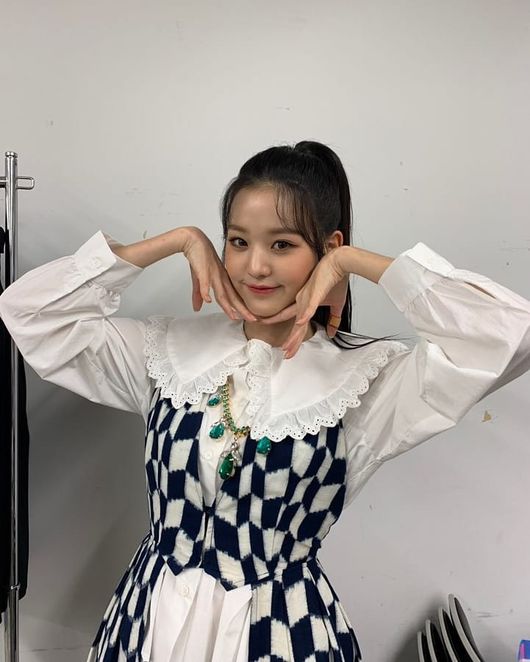 Girl group IZ*ONE Jang Won-young showed off their beautiful looks completed with ponytail hair style.On the 6th, IZ*ONE official Instagram posted several photos with the article A Model With a ponytale.In the public photos, Jang Won-young was seen before standing on the runway.Jang Won-young, who boasts a small face that looks like it will disappear with a ponytail hair style, filled the runway at an extraordinary rate.Jang Won-young, who showed off her charisma as a model, showed off her IZ*ONE youngest charm under the stage.The various charms of Jang Won-young, such as cute expressions, catch the eye.On the other hand, Jang Won-young made his debut as IZ*ONE, ranking first in Mnet Produce 48.