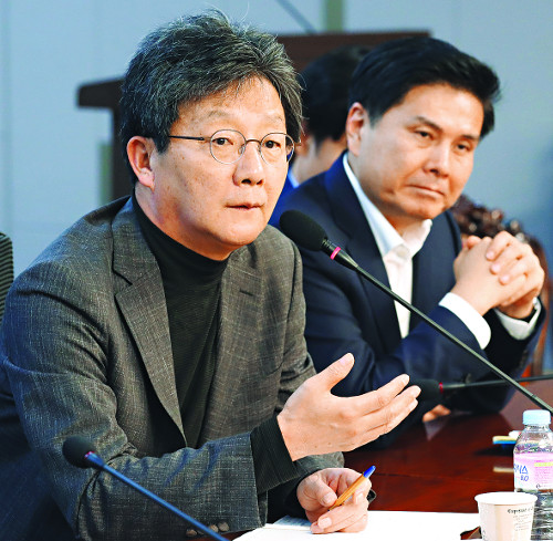 유승민, 탈당 앞서 본격 세 규합.. 안철수