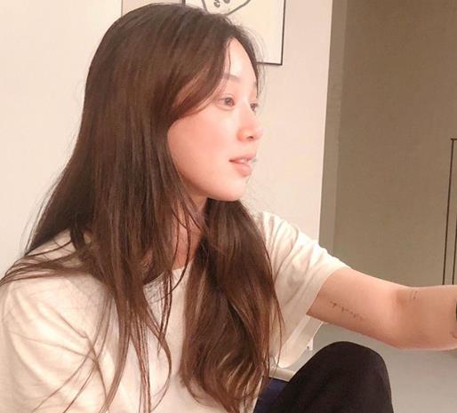 Actor Jung Ryeo-won reported on Nice recent situationJung Ryeo-won posted a picture on his SNS on the afternoon of the 9th day.Jung Ryeo-won in the public photo was captured on camera with a beautiful and innocent visual.Especially, the transparent skin and the lovely appearance attract the attention of the fans.On the other hand, Jung Ryeo-won will appear on JTBC Drama Prosecutor Civil War which is scheduled to be broadcast in the second half of the next film.Prosecutor Civil War is a Office of Life-style Tests, based on Dongmyeongs bestseller written by incumbent prosecutor Kim Woong.It depicts the story of ordinary workers prosecutors who live day by day in local city camps, not colorful lawyers in the media.