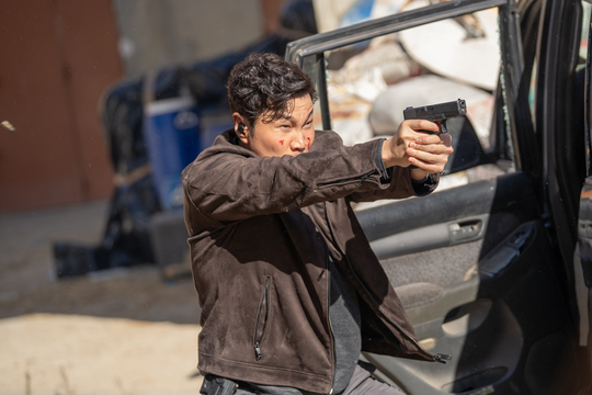 The Morocco The Dream Team, which is a part of Shin Sung-rok - Shin Seung-Hwan, including Vagabond Lee Seung-gi and Bae Suzy, creates another thrill with each isolation action.SBS gilt drama Vagabond (VAGABOND) (playwright Jang Young-chul, director Yoo In-sik / production Celltion Healthcare Entertainment CEO Park Jae-sam) is an intelligence action melody that uncovers a huge national corruption hidden in the concealed truth of a man involved in the crash of a civil-port passenger plane.The last six episodes have surpassed its own highest ratings, and as the episode continues, it has been gathering attention with the full-scale Sherlock Disease-Inducing Drama, which invokes viewers reasoning, while releasing a solid story that reverses the reversal.Above all, in the last 6th episode, after Cha Dal-gun escaped from the threat of death posed by the NIS, Min Jae-sik (Jung Man-sik) was revealed to be the outspoken leader of John & Mark, chasing along with NIS agents such as Kitaewoong (Shin Sung-rok), Kang Ju-cheol (Lee Gi-young), Hwang Hwa-sook (Hwang Bo-ra), and Kim Se-hoon (Shin Seung-Hwan). The chase was pictured in the blow of the chase.In this regard, the The Dream Team, which is accompanied by Vagabond Lee Seung-gi and Bae Suzy, Shin Sung-rok and Shin Seung-Hwan, is overwhelmed by the release of the group Action scene, which feels urgent in Morocco.Morocco Street, where there are many shabby buildings in the play, a few cars are tangled and a lot of explosions are heard here and there, and four people including Cha Dal-gun, Gohari, Kitaoong and Kim Se-hoon are caught up in a situation.The car is sitting in the drivers seat of the taxi with a nervous expression, and the confession is urgently pointing at someone.And Kiwooong looks intently focused on the words from the receiver in his ear, and Kim Se-hoon is shooting at the bullets pouring into his face without worrying about the wounds on his face.Indeed, the question is what kind of Danger the people who have colluded for the truth search, including the civilian Cha Dal-gun, the Black Agent Gohari, the inspector team leader Taewoong, and the inspector Kim Se-hoon, will face in Morocco, and how they will get through this Danger.Lee Seung-gi - Bae Suzy - Shin Sung-rok - Shin Seung-Hwan s Each Interaction scene was filmed in Morocco for several days.The tension in the field was higher than ever, as many actors had to join together for the first time, as well as a large-scale action scene to complete the car bombing scene and shooting scene with a number of local staff and actors. Actors listened to director Yoo In-siks directing, checked their movements, carefully checked the scripts, and rehearsed constantly.Moreover, those who have accumulated a thick friendship with Morocco for about two months in the Morocco area have demonstrated a sticky teamwork that adds affection and enthusiasm for the work, and finished shooting with a single stroke, creating another legend group action scene.Even though it was never easy to shoot thanks to Actors who are as good as in Drama, we were able to finish it safely, said Celltrion Healthcare Entertainment, a production company. We want you to check on the reason why those who have been together to find the truth had to leave for Morocco again through the next seven episodes.kim myeong-mi