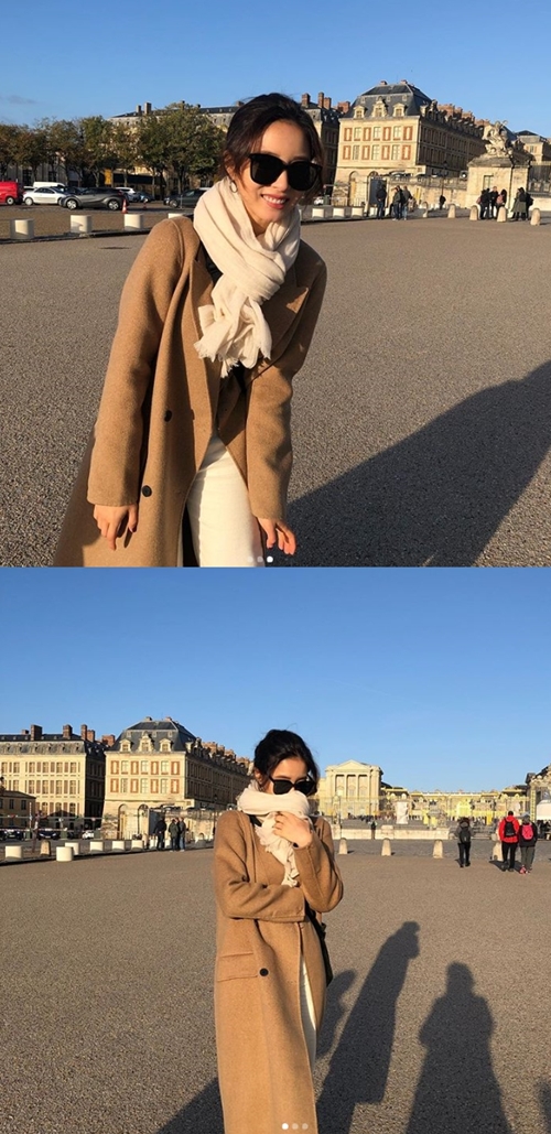 Actor Shin Se-kyung showed off her glowing beauty in Paris, France.On the 10th, Shin Se-kyung posted several photos and articles on his Instagram account.In the post, Shin Se-kyung released his photo, leaving a message saying Its cold.Shin Se-kyung wears sunglasses and covers his face with a shawl, but his elegant beauty catches the eye.It also has a unique fashion sense and autumn goddess atmosphere in Paris.Shin Se-kyung, who made his debut as a poster model for Seo Taiji Take 5 in 1998, recently appeared on MBCs Na Hae-ryung and played the role of Na Hae-ryung.