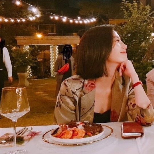 Actor Song Yoon-ah and Son Ye-jin boasted an unexpected friendship.Song Yoon-ah posted three photos on October 11th on his personal Instagram with an article entitled Friend keeps leaving pictures.In the photo, Song Yoon-ah is eating outdoors in a jacket with colorful roses.Song Yoon-ah boasts beauty that is not pushed by colorful clothes.You can predict that you are shooting with a camera tripod and a Jimmy house behind a photo posted by Song Yoon-ah.In a post by Song Yoon-ah, Actor Son Ye-jin left a comment saying: Im so looking at you.So Song Yoon-ah also left a cute emoticon with the article I and I also.The friendship between Song Yoon-ah and Son Ye-jin, which is a good thing, has been warm.Choi Yu-jin
