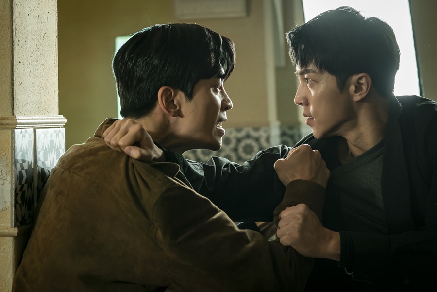 Two men, Lee Seung-gi and Shin Sung-rok, who are too different from Vagabond, show Inevitably Girls Two Shots.SBS gilt drama Vagabond (VAGABOND) (playwright Jang Young-chul, director Yoo In-sik / production Celltion Healthcare Entertainment CEO Park Jae-sam) is an intelligence action melody that uncovers a huge national corruption hidden in the concealed truth of a man involved in the crash of a civil-port passenger plane.In particular, the reality behind the accident and the truth of their conspiracy gradually revealed its reality, and the company has been on the verge of development, recording the highest audience rating of 13.07 percent (based on the Nielsen Korea metropolitan area) in the past seven episodes.Above all, in the last seven episodes, NIS agents who received an anonymous report from Edward Park (Lee Kyung-young) were shown to gather strength in earnest to arrest Jessica Lee (Moon Jung-hee) and Kim Ip (Jang Hyuk-jin) who were convinced that they were behind the accident.In particular, Lee Seung-gi, who was tipped by Gohari (Baeji), secretly followed NIS agents to Morocco to jump into Kim if arrest alone, and finally thrilled with the decisive ending that led to one-on-one encounter with Kim if.In this regard, the 8th episode of Vagabond, which will be broadcast at 10 p.m. on the 12th (tonight), contains the intense first face-to-face where Lee Seung-gi and Shin Sung-rok are holding each others necks and exploding the fight.In the drama, Cha Dal-gun, Gohari, and Kitaoong gathered together with the NIS members, and Cha Dal-gun and Kitaoong caused extreme confrontation for some reason.Gitaewong holds his wrist as if he is trying to stop the action he is trying to do, and he shoots such a taewong with intense eyes.And the two men who do not want to lose are tangled and the situation is unfolding.In particular, while the former broadcast has learned about the existence of a chadal gun searching around Kim if hideout through drones, attention is being paid to what kind of action the chadal gun, which is the one that will lead the emotion and action first, is always being taken.In addition, Lee Seung-gi and Shin Sung-roks neck-witted two-shot scene was filmed at a set of original sets in Paju, Gyeonggi Province.Lee Seung-gi and Shin Sung-rok, who usually boast of thick friendship, laughed at the scene as soon as they met and asked each others regards and talked about the storm for a long time.But when I heard the sound of the shot, I focused on my feelings and grabbed my emotions, and then spread a bloody fight with a 180-degree suddenly, freezing the scene in an instant.After the filming, the two went back to their best friend mode, where they were not together again, cheering each other and cheering each other.The first face-to-face between Lee Seung-gi and Shin Sung-rok, which many viewers had been waiting for, has finally come true, said Celltrion Healthcare Entertainment, a production company. The fun of watching and comparing two men with different charisma will also be another point of interest in Drama.Netizens will be able to use various SNS and portal sites to Lee Seung-gi - Shin Sung-rok fireworks!I am looking forward to today,  Lee Seung-gi - Shin Sung-rok Fighting! , Two shots are bloody.I am going to use it today, and Vagabond honey jam of reversal .Meanwhile, the 8th episode of SBSs Drama Vagabond will air at 10 p.m. on the 12th (tonight).iMBC  Photo Celltrion Healthcare Entertainment