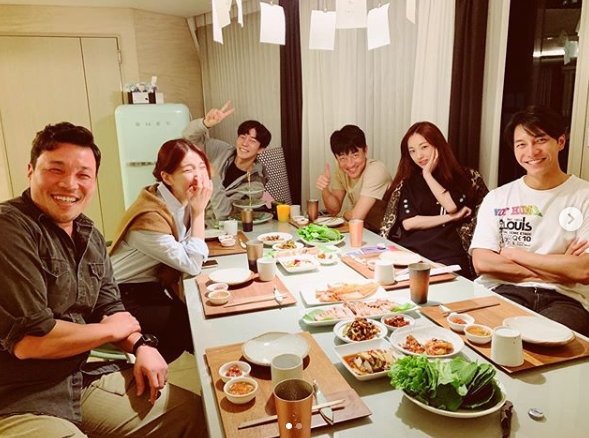 Funny to double when you see them together.Lee Seung-gi told his SNS on the 11th, Vagabond, which is fun to see together.# Limboso # Sorry # Suspect # Self-Mosaic and posted two photos.The photo shows Shin Seung-hwan, Suzie, Shin Sung-rok, Jang Hyuk-jin, Park Ain and Lee Seung-gi gathered at the table.The sticky friendship of those who gathered to join SBS Vagabond Should catch the premiere brings warmth.Fans who responded to the photos responded such as Should catch the premiere today, Everyone looks so good and Dargan is the best.On the other hand, SBS Vagabond is broadcast every Friday and Saturday at 10 pm.