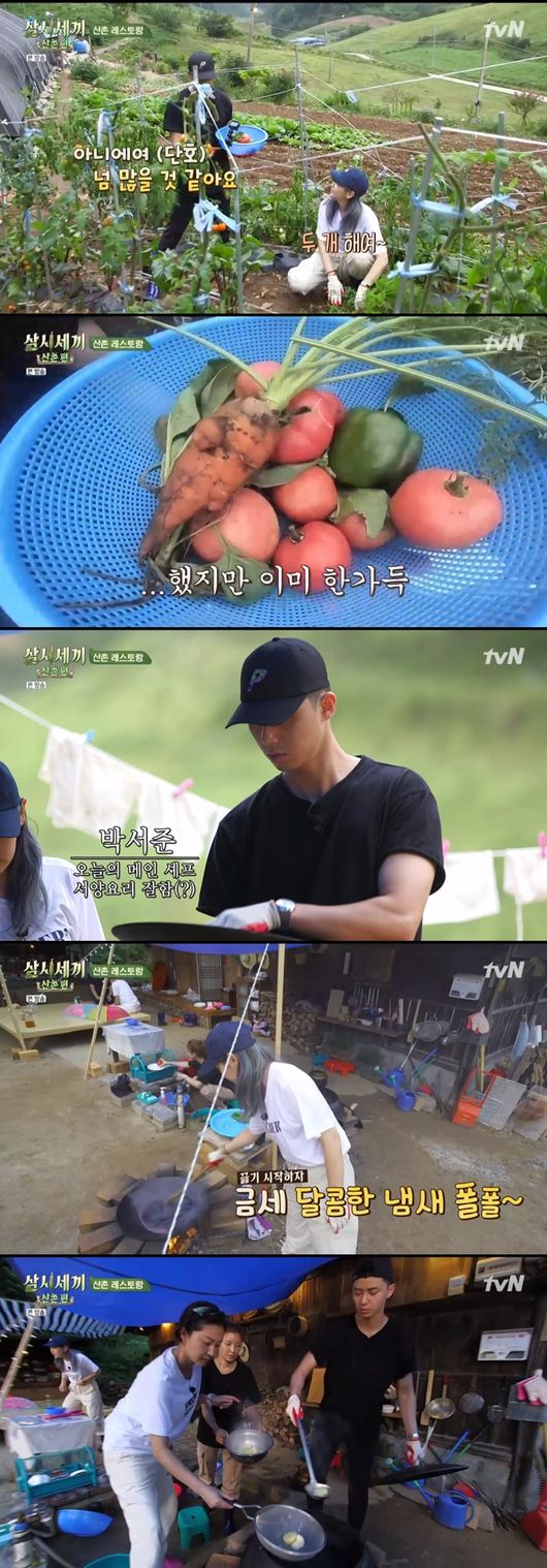 Park Seo-joon made eight-seater Pasta and attracted attention.In the TVN Shishi Sekisui Mountain Village broadcast on the 11th, Park Seo-joon made a famous pasta for 8 people with Steak.Park Seo-joon went on to cook; Yum Jung-ah earlier said, Seo Jun-yi brought Steak, and started a deal with Na Young-seok.Na Young-seok asked how much meat he had brought, and Park Seo-joon said, I brought it only enough to fill the boat.Yum Jung-ah laughed, saying, Even if a chunk is large, it gets smaller when you cook. Eventually, Na Young-seok said, I will allow it because its the ingredients that the guest brought.Park Seo-joon and Park So-dam together picked up vegetables from the garden.Park So-dam was a good candidate for picking up a lot of vegetables, and Park Seo-joon, who experienced a restaurant, wanted to eat only the prescribed sheep.Steak sauce is a problem, Park Seo-joon said, so Yum Jung-ah and Yoon Se-ah said, You can eat without sauce.I heard that its a good sauce to sleep on grape juice, said Park So-dam, who made the sauce by boiling only wine without putting anything in it.Chef Choi Hyun-seok used this method, Park Seo-joon said.The members then sliced the vegetables and baked them; Park Seo-joon boiled potatoes; Yoon Se-ah mixed the butter with boiled potatoes and crushed them with salt.In addition, milk and pepper were mixed to complete the messed potato.The next was cotton boiling. Park Seo-joon boiled eight noodles and caught the eye. Yum Jung-ah picked up the herb rosemary from one side of the yard.Park Seo-joon put olive oil in the pot lid and started to bake meat.Then, olive oil, Cheongyang red pepper, and pollack were added to make Pasta.Park Seo-joon, who put Pasta on a plate, was surprised by the sheep and laughed, saying, This is the level of cooking.So the menu of the mountain village restaurant was completed to Steak, Myeongran Pasta and Messi de Potato.Park Seo-joon, who tasted a spot of Steak, said it was so delicious; Yum Jung-ah called for a refill, saying it was source delicious.Yum Jung-ah, who then tasted the blue-white Gobong Pasta, said it was just a taste of Seah; Park So-dam admired it as so delicious.The plaque is broken and its like cheese powder, said Yoon Se-ah.How do you eat this because its so bad, said Yoon Se-ah, eating a meshed potato made in the shape of a snowman, but first of all, I ate my head and laughed.Yum Jung-ah, who ate baked tomatoes, said, Please try this.Park Seo-joon said, Is not this a hamburger? He ate like a hamburger with a steak meat and onions on top of the morning bread.The members who finished the meal arranged the dishes in a row.