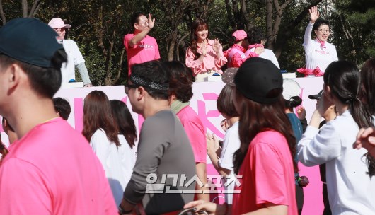 The 19th Pink Run this year is a running festival held as a relay in five cities across the country to improve awareness of breast cancer and breast health, and to promote the main nature of breast self-examination and early screening
