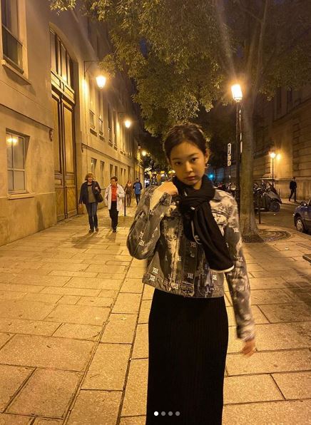 BLACKPINK Jenny Kim shows off her beautiful looksHe posted several photos on Instagram on the 13th, which he took on foreign night streets.Jenny Kim has also caught the eye with her shimmering beautiful looks on a dark night.Meanwhile, BLACKPINK, which includes Jenny Kim, recently completed her first world tour with 32 performances in 23 cities around the world.