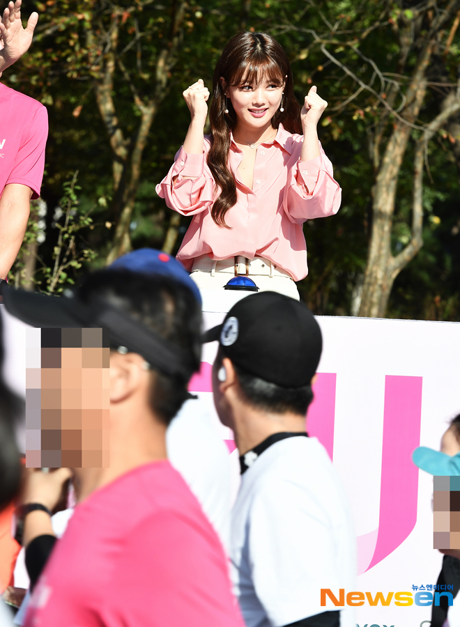 The 2019 Pink Run Seoul event was held at Yeouido Park in Yeouido-dong, Seoul Youngdeungpo District on October 14th.Actor Kim Yoo-jung attended the special contestant.Lee Jae-ha